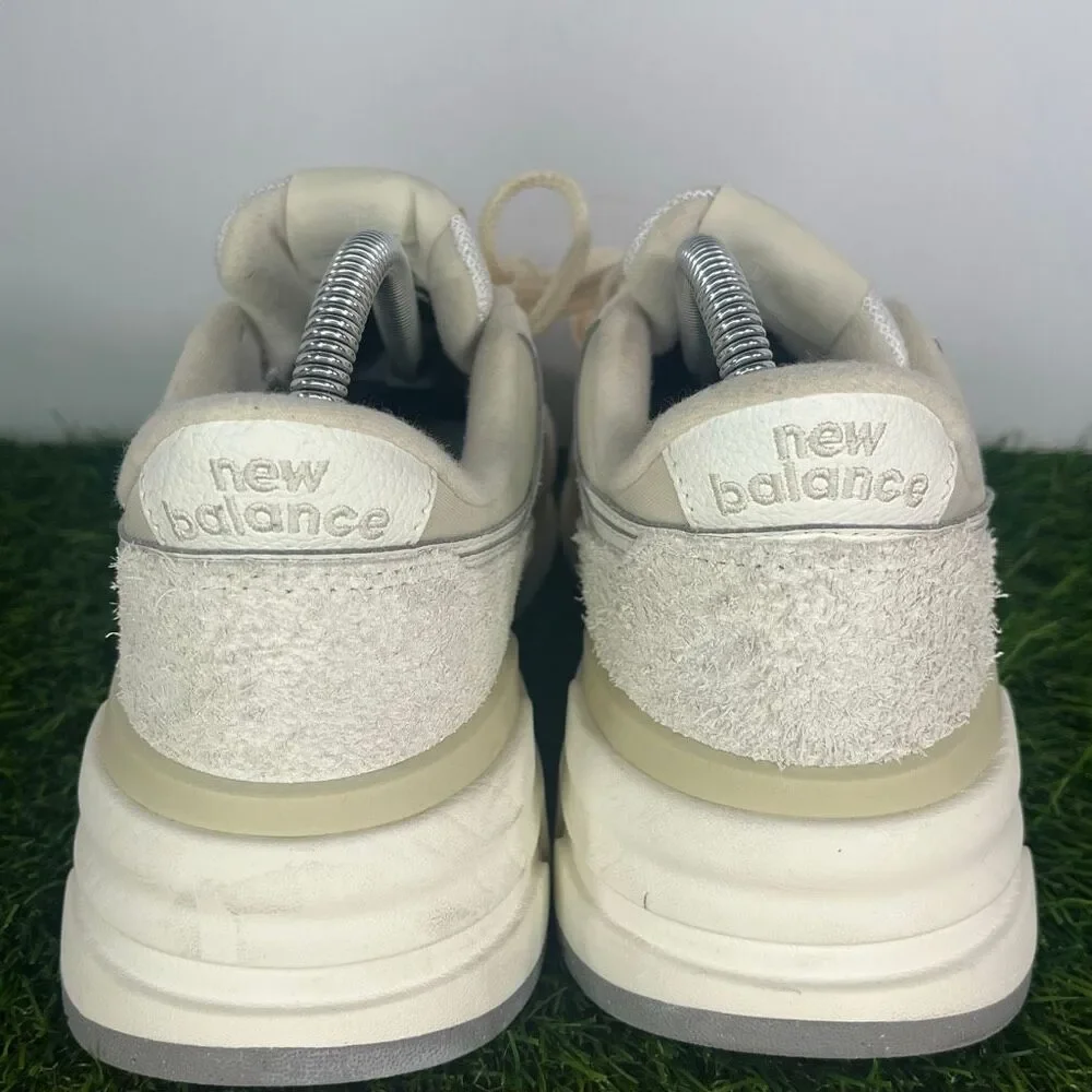 New Balance 997 Size 9 Lifestyle Shoe Beige/Suede - Men 8.5/ Women 10